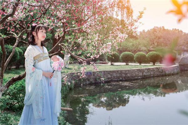 女生的英文名(女生的英文名字大全霸氣)